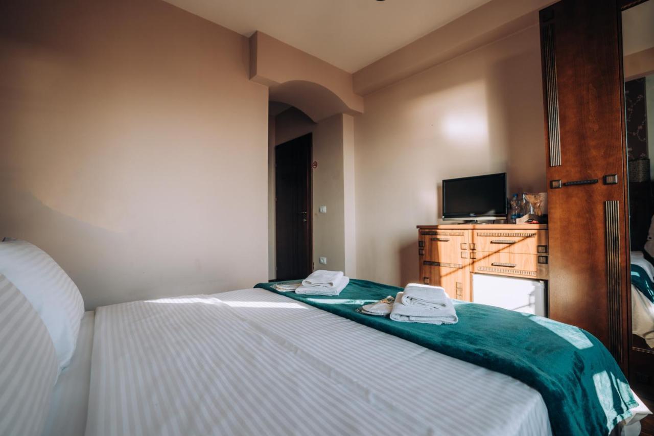 Villa Sara Lake View 奥赫里德 外观 照片